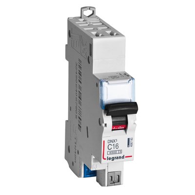 DNX3 4500 circuit breaker - auto/auto - U+N 230V~ 20A - 4.5kA - curve C - 1 mod - Ref.406784. DIAYTAR NIGERIA brings the market to your fingertips with affordable prices and prompt delivery service.