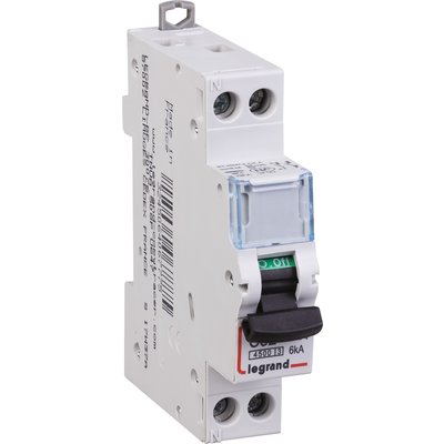 DNX3 4500 circuit breaker - screw/screw - U+N 230V~ 32A - 4.5kA - curve C - 1 mod - Ref.406777. Elevate your shopping experience with DIAYTAR NIGERIA's vast catalog and budget-friendly options.