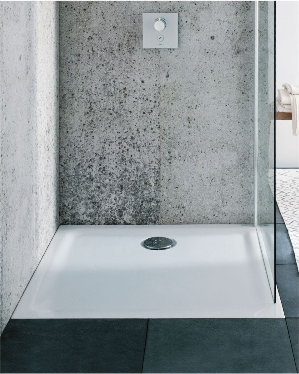 RENOVA ceramic shower tray 80 x 80 ultra-flat to be installed/recessed with anti-slip treatment enamelled on 4 sides anti-slip treatment PN 12 as standard for 90 siphon drain Ref. 00721800000AG3. Discover why DIAYTAR NIGERIA is the smart shopper's choice for affordable products delivered nationwide.