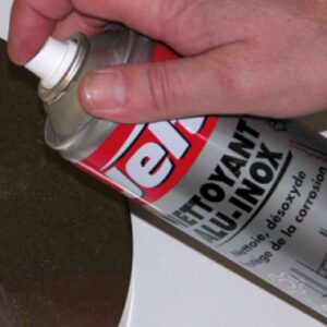 AERO. ALU-INOX CLEANER - CLEANS, POLISHES AND PROTECTS ALL STAINLESS STEEL AND ALU SURFACES - 650 ML. DIAYTAR NIGERIA redefines convenience with our diverse marketplace and affordable nationwide shipping.