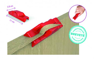 EDGE REFILADOR EDGE REFILLER ALLOWS TO MAKE A PERFECT CUT OF THE EDGE WITH A 45° CUT FOR THE CHAMFER. DIM. 11 X 2.5 CM ADAPTS TO A THICKNESS OF 0.2 TO 0.8 MM. DIAYTAR NIGERIA: Your affordable shopping destination with thousands of products delivered in days.