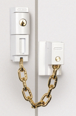 SK79W WHITE KEY CHAIN. Experience shopping freedom with DIAYTAR NIGERIA's comprehensive platform and reliable shipping service.