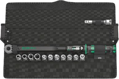 CLICK-TORQUE C3 SET 1 TORQUE WRENCH - 1/2" SQUARE - CAPACITY 40-200 NM - GRADUATION 1.0 NM - DELIVERED WITH 4 1/2" SOCKETS, 7 HEX-PLUS AND TORX SOCKETS, 1 EXTENSION. DIAYTAR NIGERIA makes every purchase count with our affordable prices and reliable 5-8 day shipping.