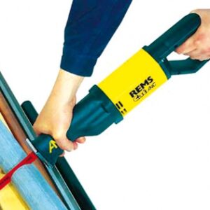 "CAT ANC" 750 W SABRE SAW BOX, ADJUSTABLE CUTTING SPEED + METAL COF.. DIAYTAR NIGERIA brings the marketplace experience online with affordable and reliable delivery service.