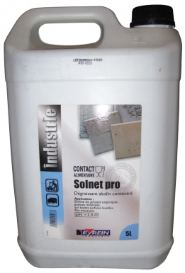 SOLNET PRO CONCENTRATED ALKALINE DEGREASER - REMOVES HEAVY DIRT - 5 L CAN - WASHABLE SURFACES: CONCRETE, PAINTED CONCRETE, TILES, PLASTICS, etc.. DIAYTAR NIGERIA: Where every Nigerian finds affordable products delivered within the week.