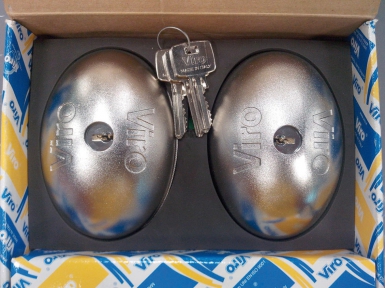 PAIR OF VAN LOCK S'ENTR. ANTI-THEFT DEVICES FOR COMMERCIAL VEHICLES. Your digital marketplace solution, DIAYTAR NIGERIA delivers quality and value within the week.