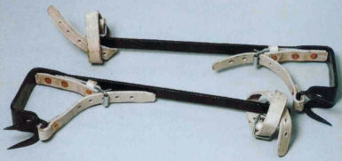 PAIR OF CLIMBING CLIMBS FOR PRUNER. Enjoy the simplicity of shopping with DIAYTAR NIGERIA, offering vast choices delivered in just 5-8 days.