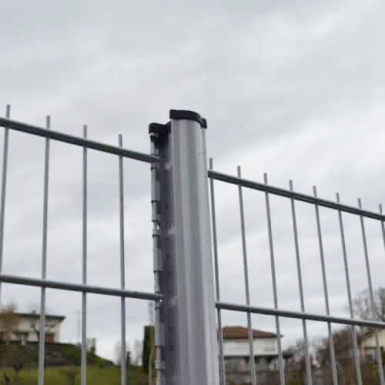GIGA GREY RAL 7016 NOTCHED POST - DIRECT PANEL HANGING - HEIGHT 1.60 M. DIAYTAR NIGERIA: Your gateway to affordable shopping with thousands of products delivered nationwide.