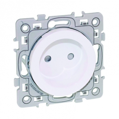 2P 16 A HIGH CURRENT SOCKET WITH CLAW - WHITE. Shop smart, shop DIAYTAR - Nigeria's most affordable e-commerce platform with nationwide delivery.