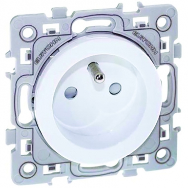 2P+T 16A HIGH CURRENT SOCKET WITH UP/DOWN CONNECTION AND CLAW - WHITE. DIAYTAR NIGERIA: Where every search yields affordable results delivered promptly to your door.