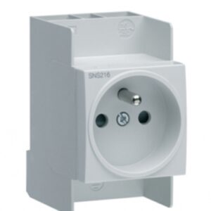 10/16 A BIPOLAR + EARTH 230 V ~ OUTLET WITH PROTECTED SOCKET. DIAYTAR NIGERIA delivers on our promise of extensive selection and budget-friendly nationwide shipping.