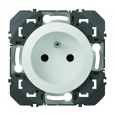 2P+T DOOXIE 16A WELL POWER SOCKET WHITE FINISH. Experience the simplicity of DIAYTAR NIGERIA's extensive marketplace with delivery within 8 days.