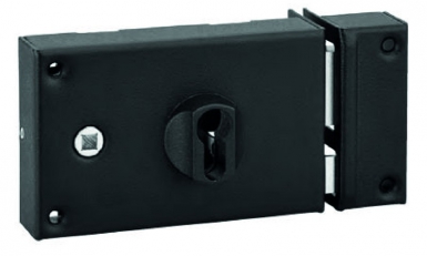 HORIZONTAL PE CYLINDER LOCK WITH 140X88 MM 7 MM SQUARE LOCK - GHE. Shop with ease at DIAYTAR NIGERIA, Nigeria's premier e-commerce platform offering budget-friendly shipping.